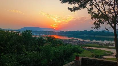 River Sunset Sightseeing